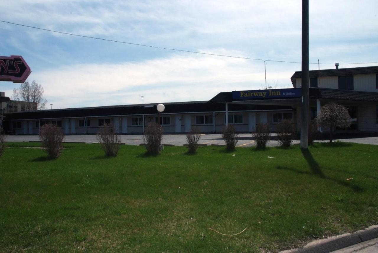 Fairway Inn & Suites Kitchener Exterior foto